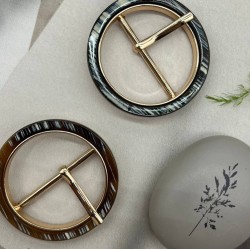 Пряжка металлическая круглая с пластиковыми вставками, 3.5 см