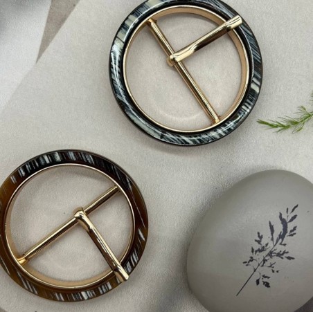 Пряжка металлическая круглая с пластиковыми вставками, 3.5 см