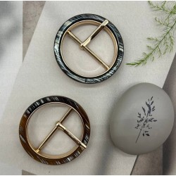 Пряжка металлическая круглая с пластиковыми вставками, 3.5 см