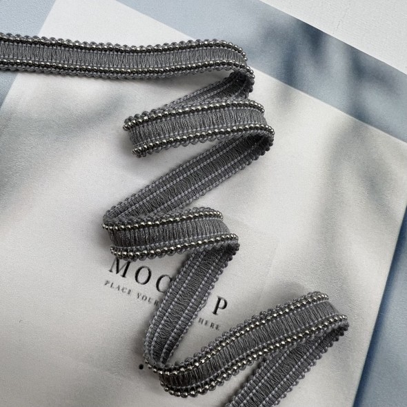 Тесьма текстильная серая с металлическими цепочками серебристого цвета