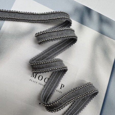 Тесьма текстильная серая с металлическими цепочками серебристого цвета