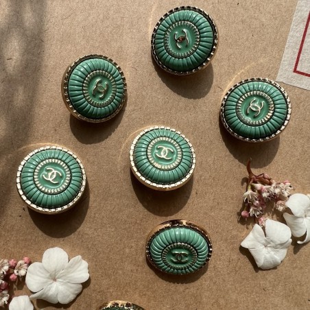 Пуговицы металлические золотистые со светлой изумрудной эмалью, 18 мм