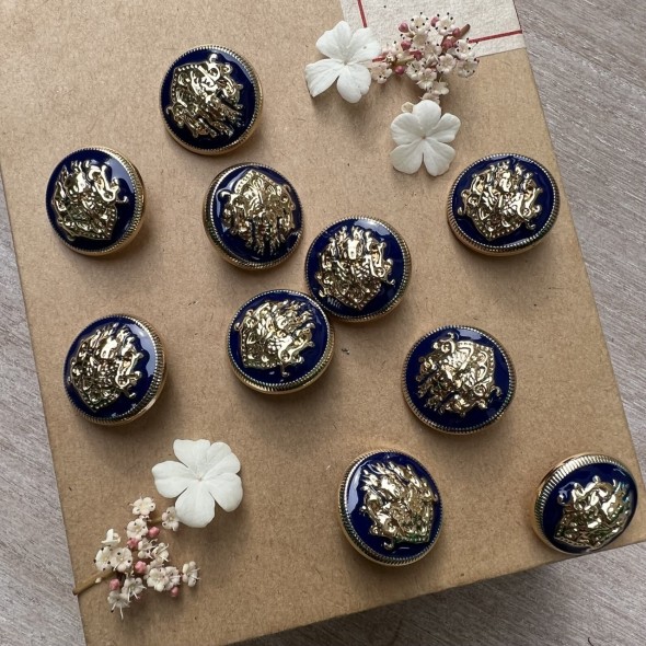 Пуговицы металлические в геральдическом стиле золотые с синей эмалью, 23 мм