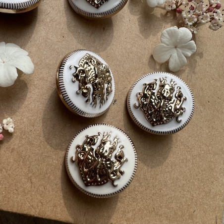 Пуговицы металлические в геральдическом стиле золотые с молочной эмалью, 23 мм