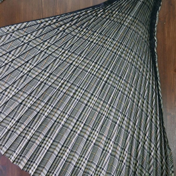 Плиссированная деталь для юбки в клетку