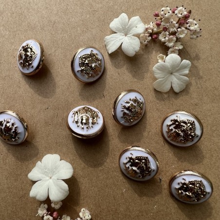 Пуговицы металлические в геральдическом стиле золотые с белой  эмалью, 18 мм