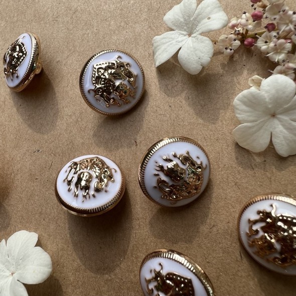 Пуговицы металлические в геральдическом стиле золотые с белой  эмалью, 18 мм