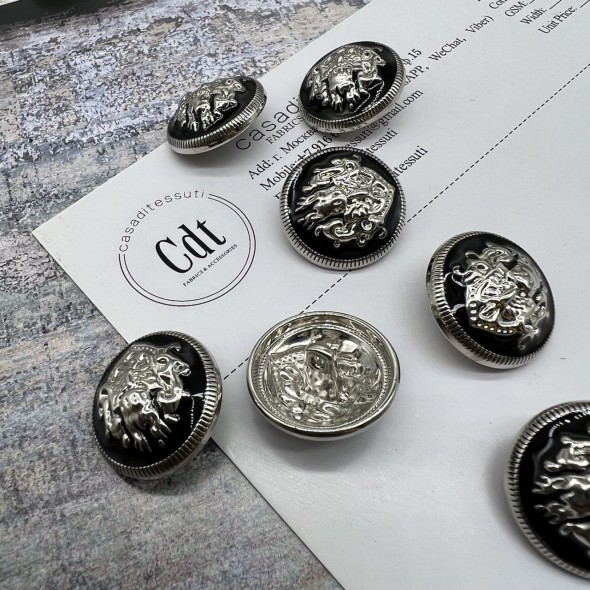 Пуговицы металлические в геральдическом стиле серебристые с черной эмалью, 23 мм
