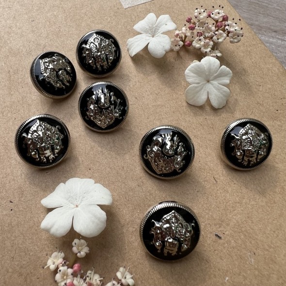 Пуговицы металлические в геральдическом стиле серебристые с чёрной эмалью, 18 мм
