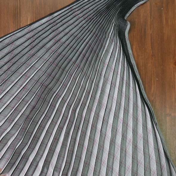 Плиссированная деталь для юбки в клетку