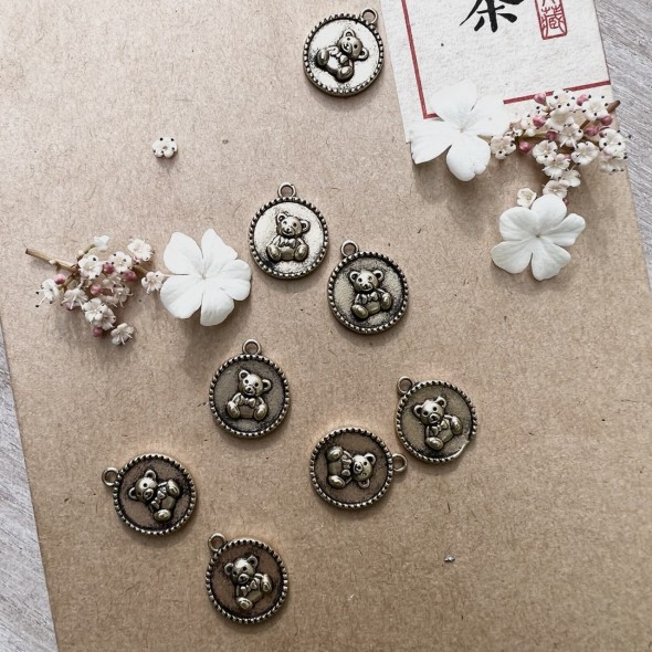 Подвеска с медвежонком матовое золото,15 мм