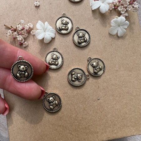 Подвеска с медвежонком матовое золото,15 мм