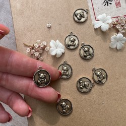 Подвеска с медвежонком матовое золото,15 мм