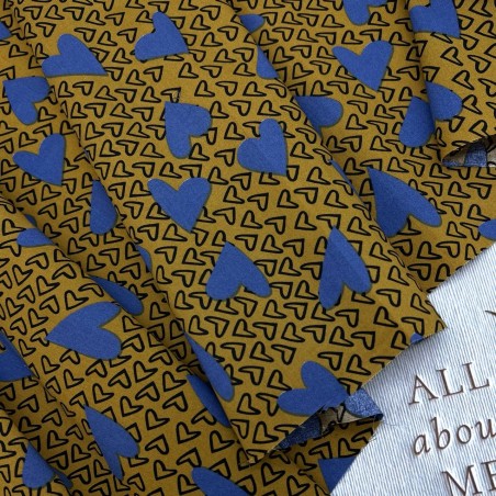 Ткань хлопок хаки с принтом сердечки на горчичном фоне 