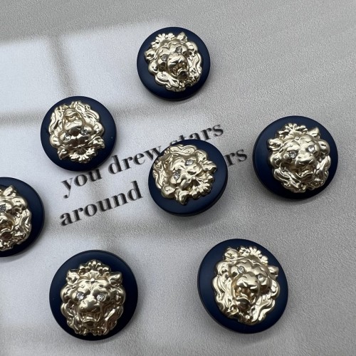 Пуговицы пластик темно-синие с золотистыми львами, 23 мм 2