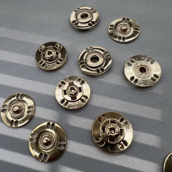 Кнопки пришивные, золотистый металл, 23 мм