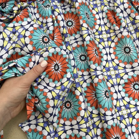 Ткань хлопок с ярким геометрическим принтом