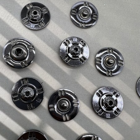 Кнопки пришивные, металл темное серебро, 23 мм