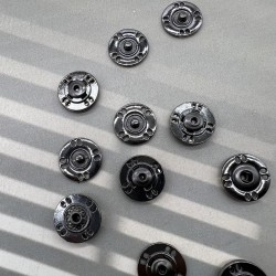 Кнопки пришивные, металл темное серебро, 18 мм