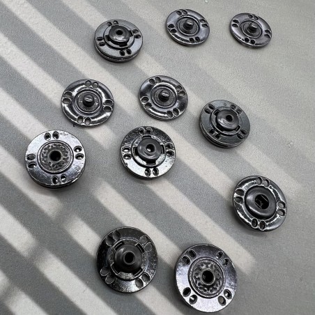 Кнопки пришивные, металл темное серебро, 18 мм