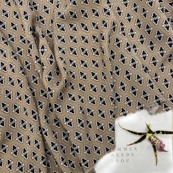 Ткань вискоза летняя с геометрическим принтом на бежевом фоне