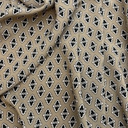 Ткань вискоза летняя с геометрическим принтом на бежевом фоне