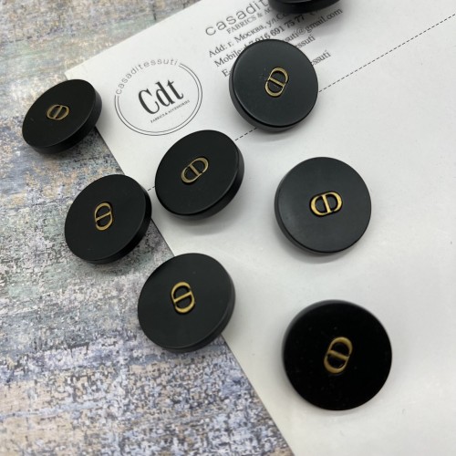 Пуговицы пластик матовый чёрный с буквами CD, 23 мм 2