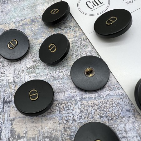 Пуговицы пластик матовый чёрный с буквами CD, 23 мм