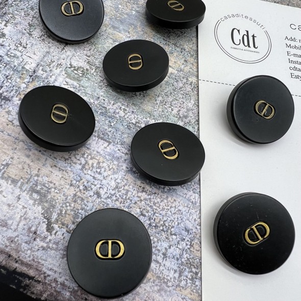 Пуговицы пластик матовый чёрный с буквами CD, 23 мм
