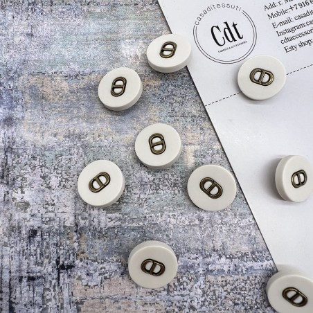 Пуговицы пластик матовый молочный с буквами CD, 18 мм