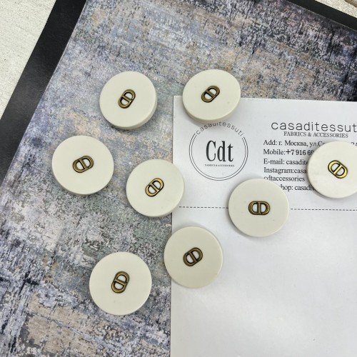 Пуговицы пластик матовый молочный с буквами CD, 23 мм