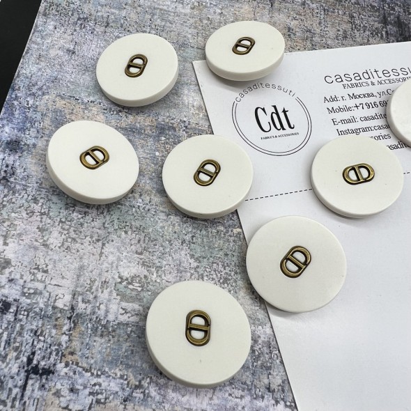 Пуговицы пластик матовый молочный с буквами CD, 23 мм