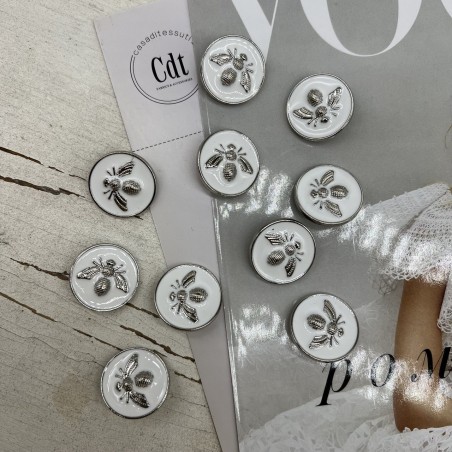 Пуговицы белые с серебристой мухой, 23 мм