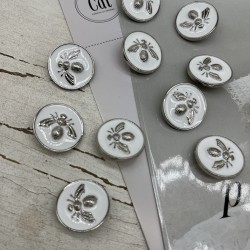 Пуговицы белые с серебристой мухой, 23 мм