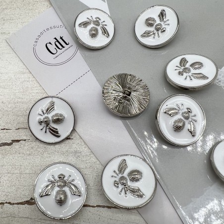 Пуговицы белые с серебристой мухой, 23 мм