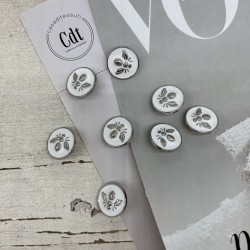 Пуговицы белые с серебристой мухой, 18 мм