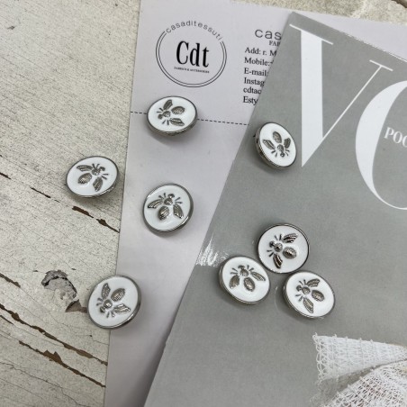 Пуговицы белые с серебристой мухой, 18 мм