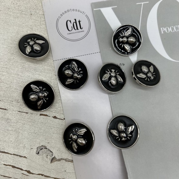 Пуговицы чёрные с серебристой мухой, 23 мм