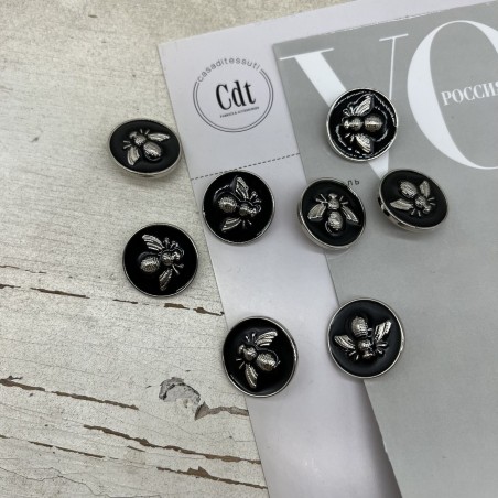 Пуговицы чёрные с серебристой мухой, 23 мм
