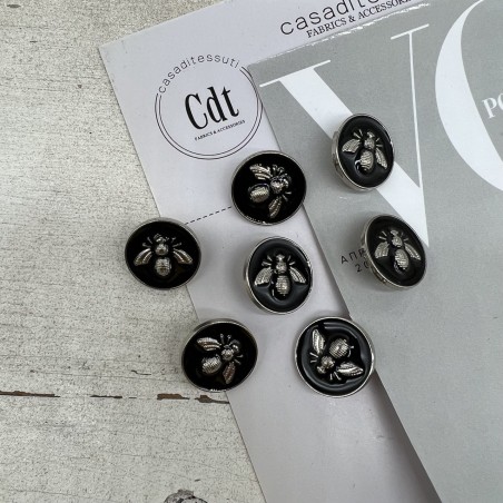 Пуговицы чёрные с серебристой мухой, 18 мм