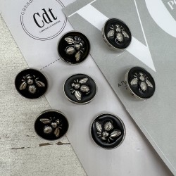 Пуговицы чёрные с серебристой мухой, 18 мм