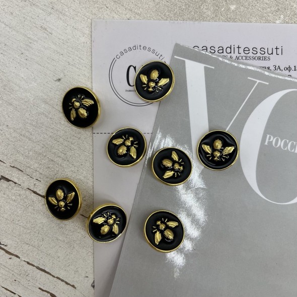 Пуговицы чёрные с золотистой мухой, 18 мм