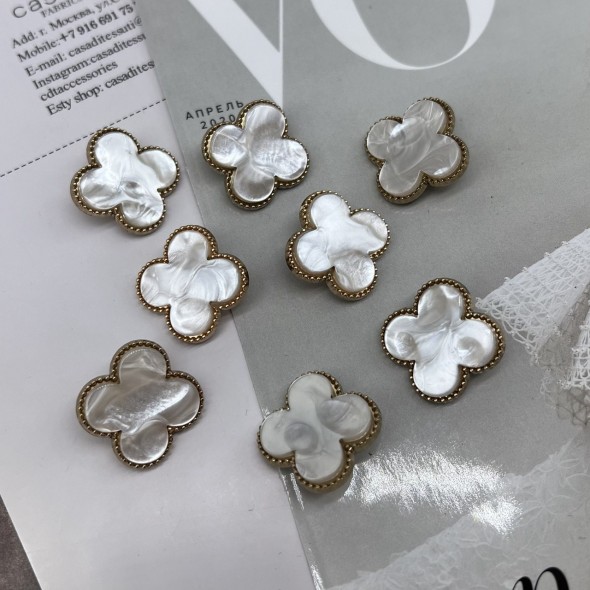 Пуговицы в форме клевера, золотистый металл с перламутровой вставкой, 23 мм