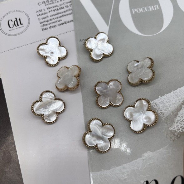 Пуговицы в форме клевера, золотистый металл с перламутровой вставкой, 23 мм