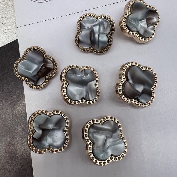 Пуговицы в форме клевера, золотистый металл с перламутровой серой вставкой, 23 мм