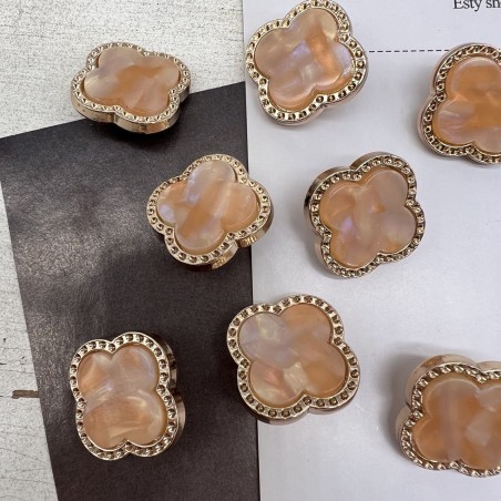 Пуговицы в форме клевера, золотистый металл с перламутровой персиковой вставкой, 23 мм