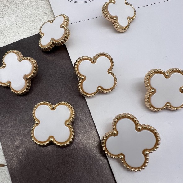Пуговицы в форме клевера, золотистый металл с белой вставкой, 21 мм