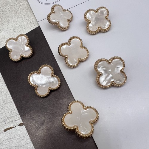Пуговицы в форме клевера, золотистый металл перламутровой вставкой, 21 мм 2