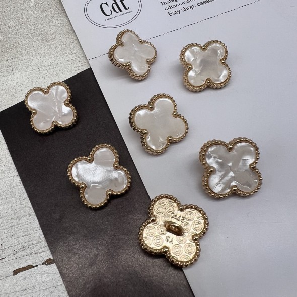 Пуговицы в форме клевера, золотистый металл перламутровой вставкой, 21 мм