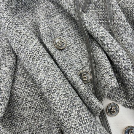 Твид меланжевый светло-серый с золотистыми нитями и мелкими пайетками